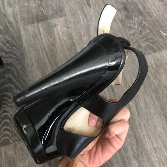 Michael Kor platform leather sandals - Picture 8 of 8